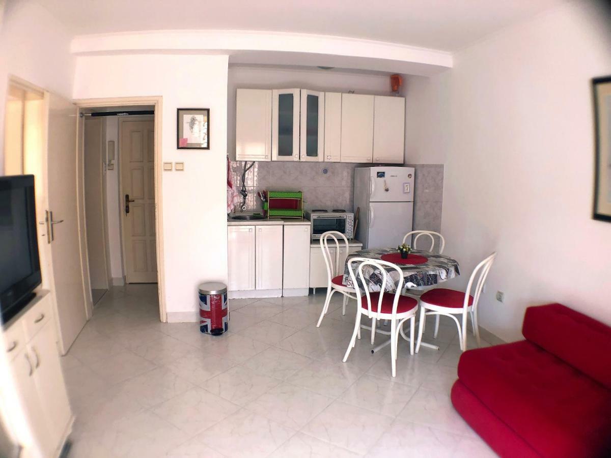 One Bedroom Apartment 500M From The Beach 부드바 외부 사진