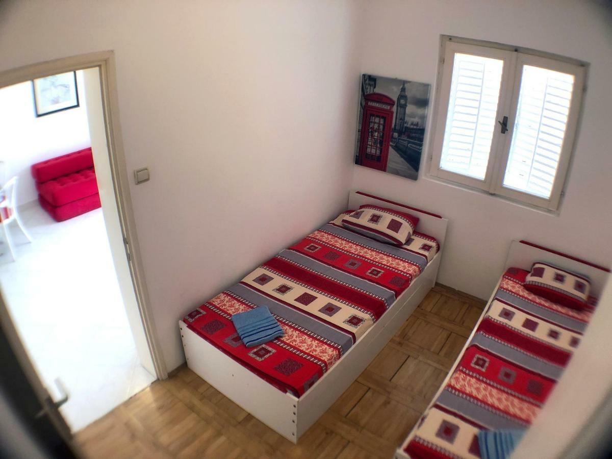 One Bedroom Apartment 500M From The Beach 부드바 외부 사진