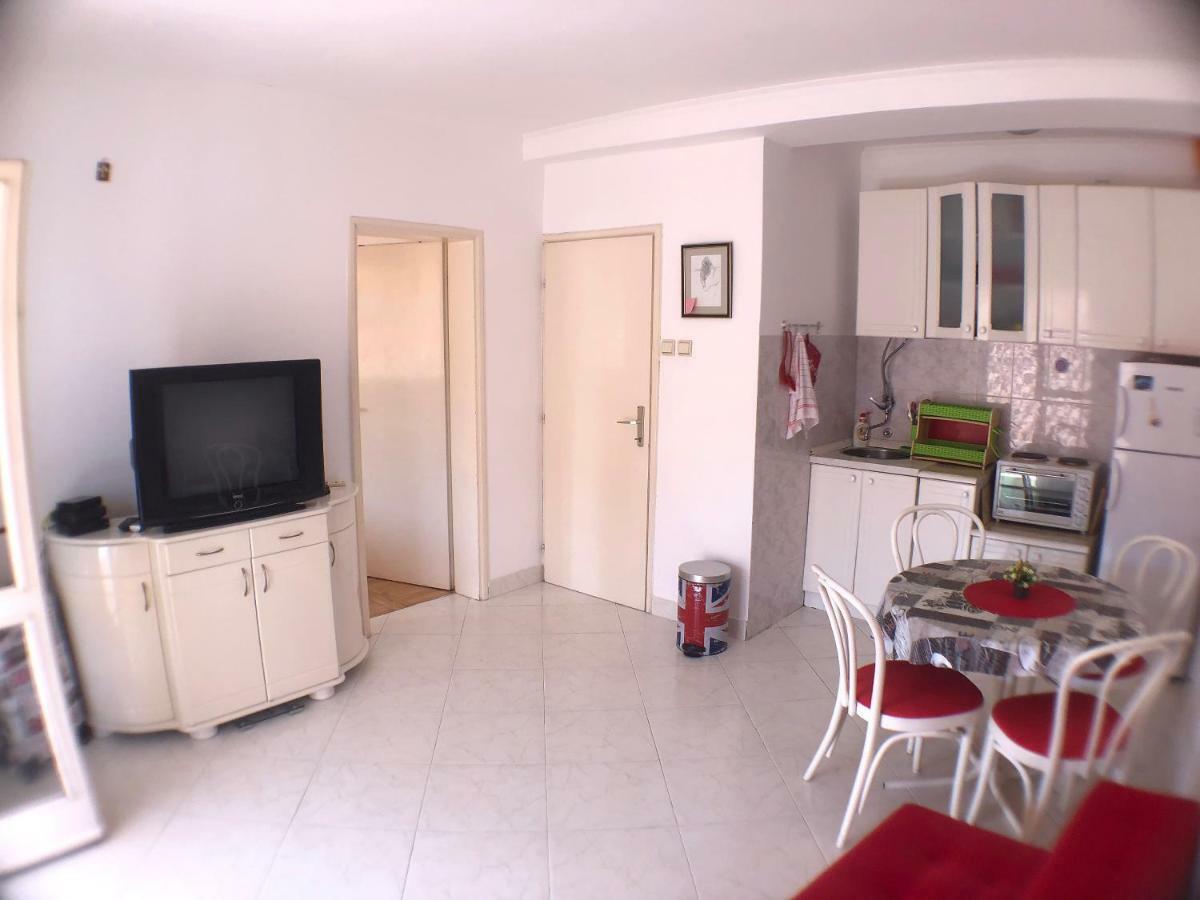 One Bedroom Apartment 500M From The Beach 부드바 외부 사진
